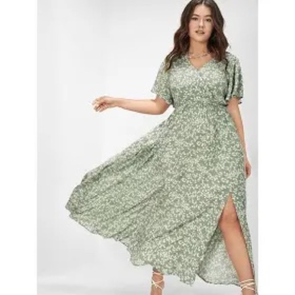 NWT Bloom Chic short sleeve, ankle length dress. Size 16